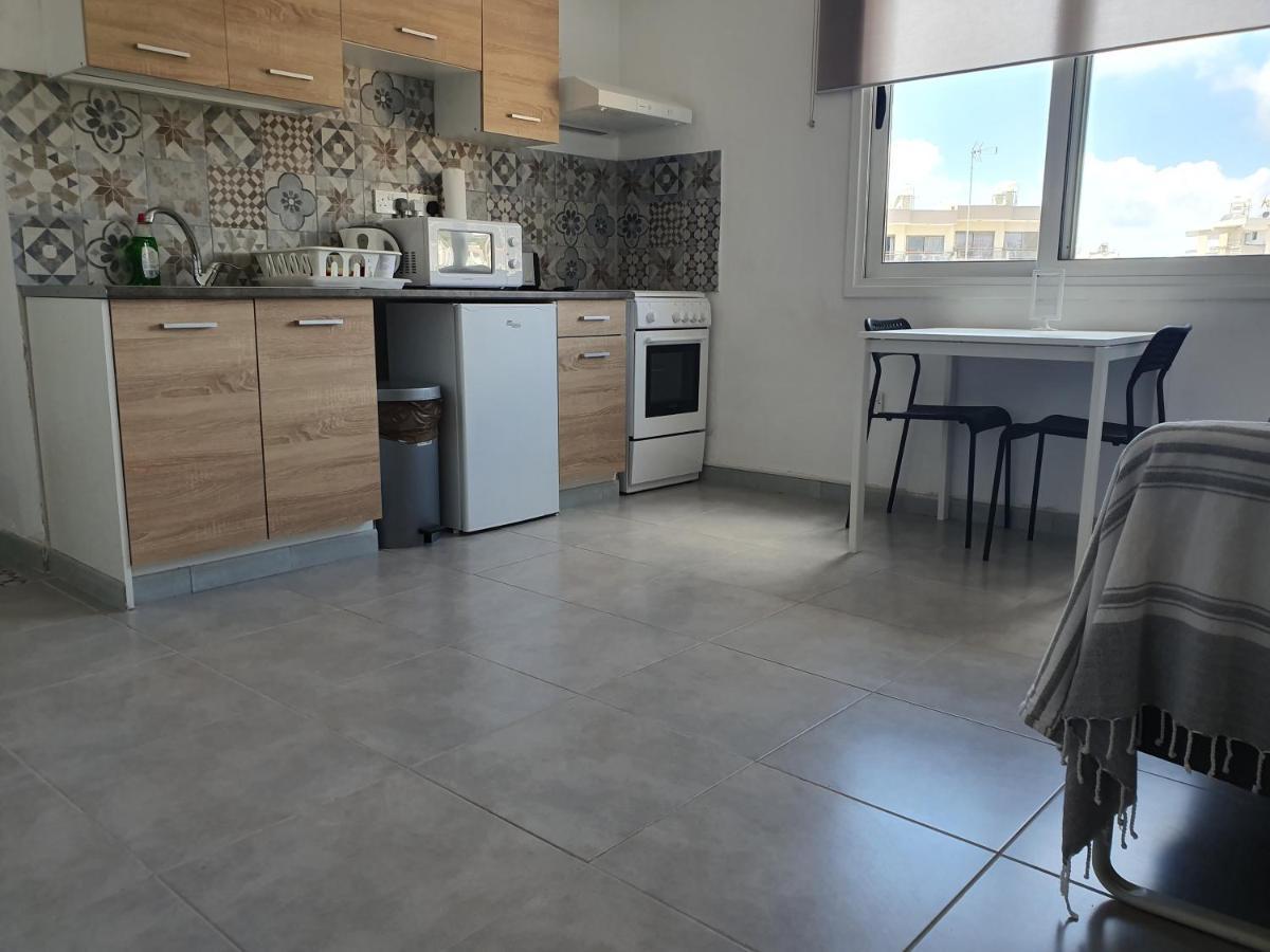 Valentinos Apartments 파포스 외부 사진