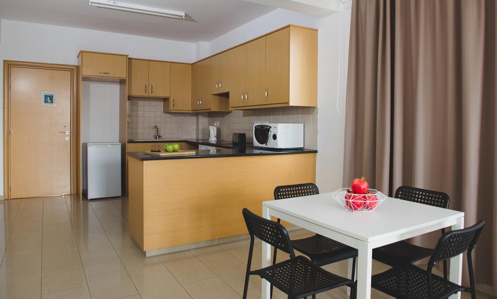 Valentinos Apartments 파포스 외부 사진