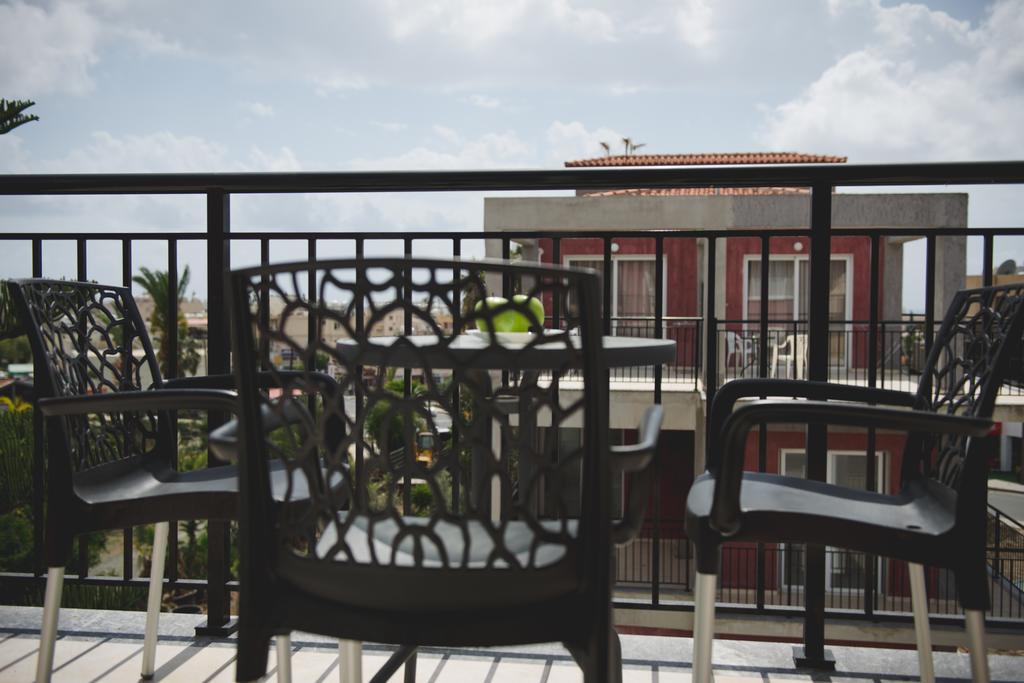 Valentinos Apartments 파포스 외부 사진