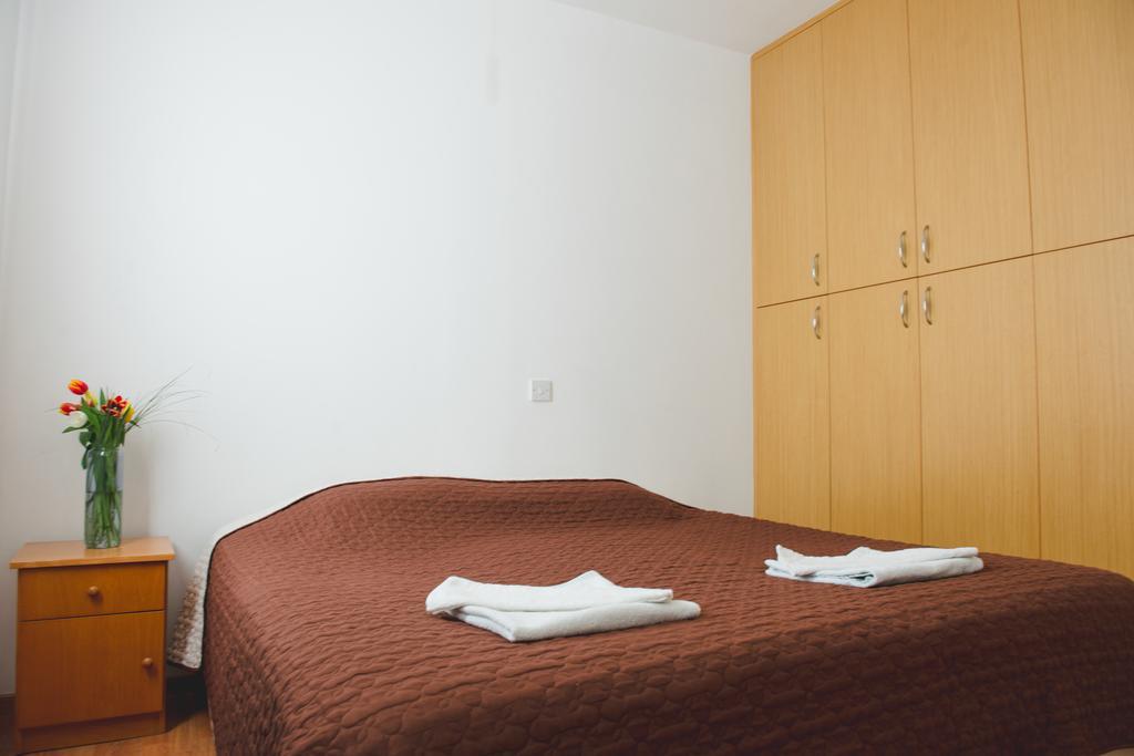 Valentinos Apartments 파포스 외부 사진