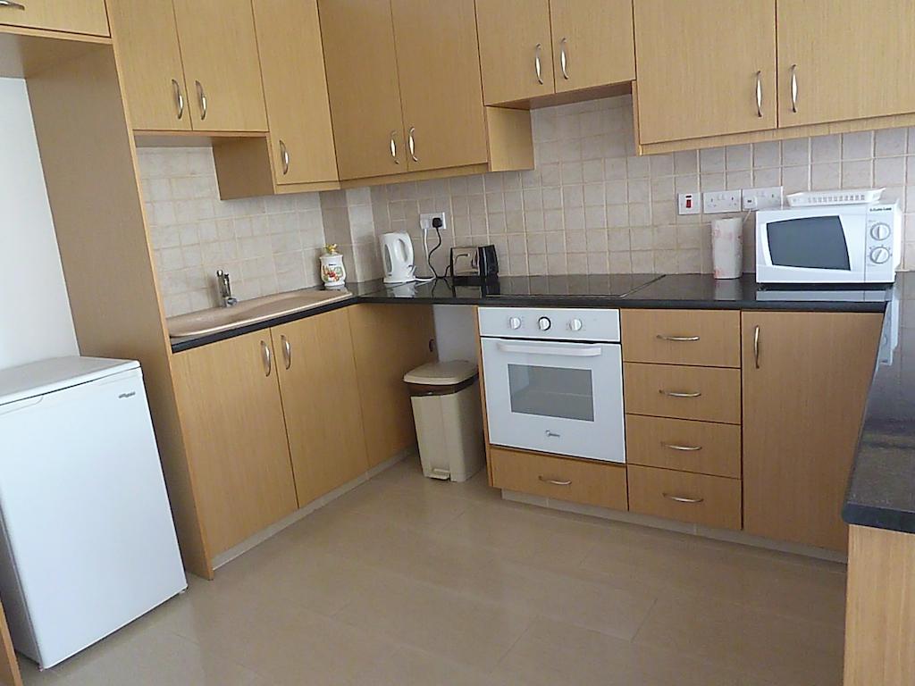 Valentinos Apartments 파포스 객실 사진