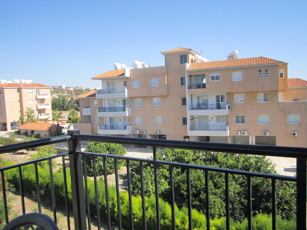 Valentinos Apartments 파포스 객실 사진