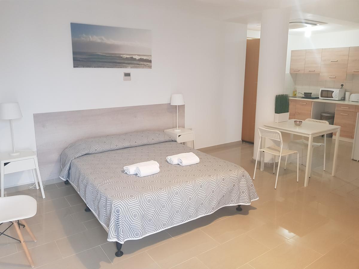 Valentinos Apartments 파포스 외부 사진