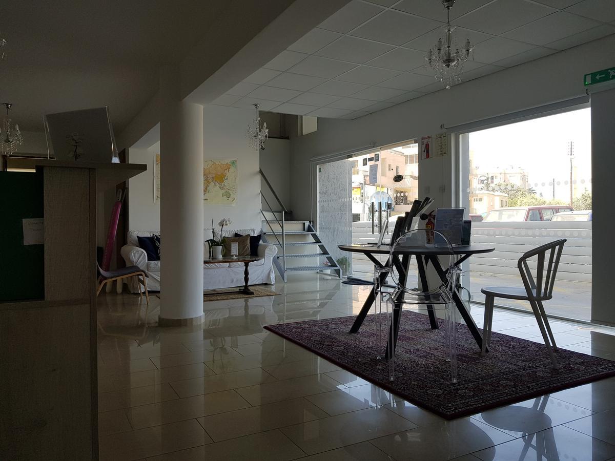 Valentinos Apartments 파포스 외부 사진