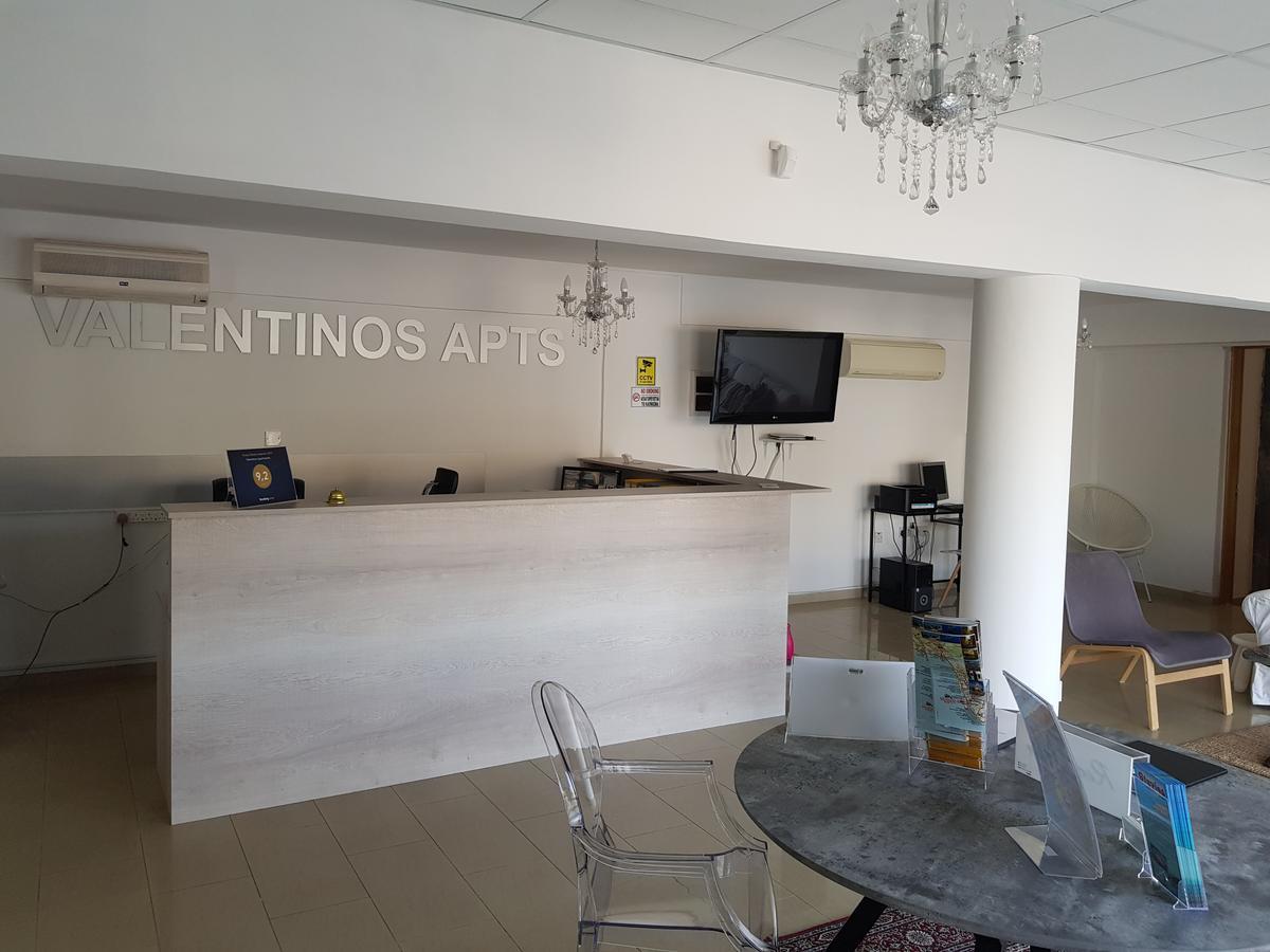 Valentinos Apartments 파포스 외부 사진