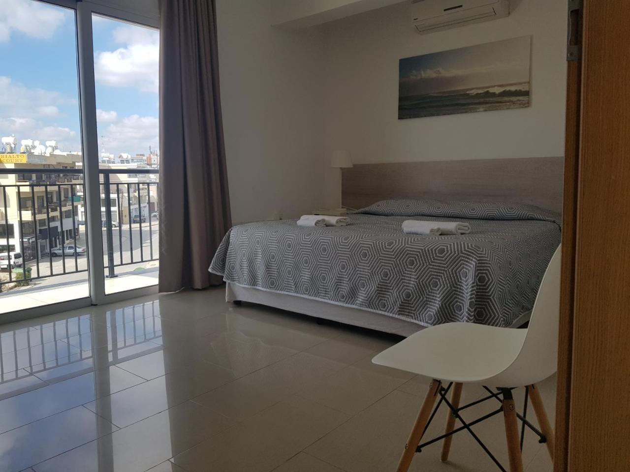 Valentinos Apartments 파포스 외부 사진