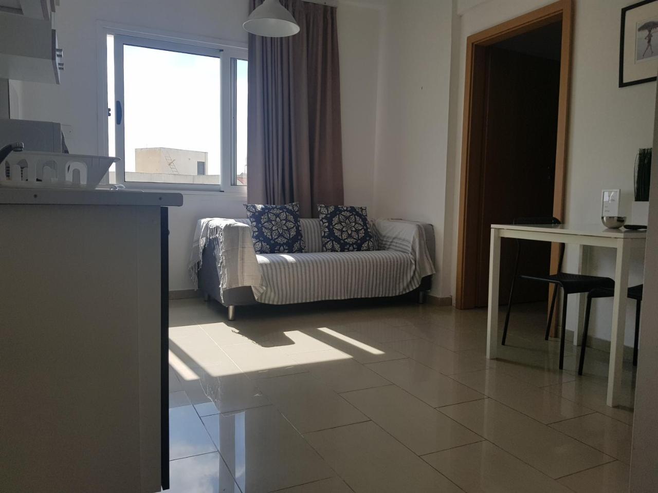 Valentinos Apartments 파포스 외부 사진