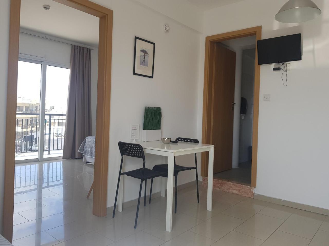 Valentinos Apartments 파포스 외부 사진
