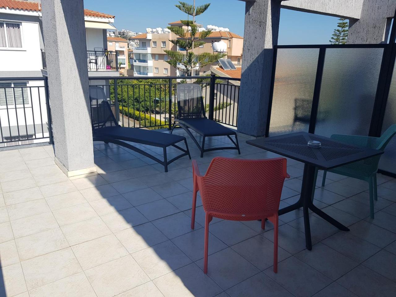 Valentinos Apartments 파포스 외부 사진