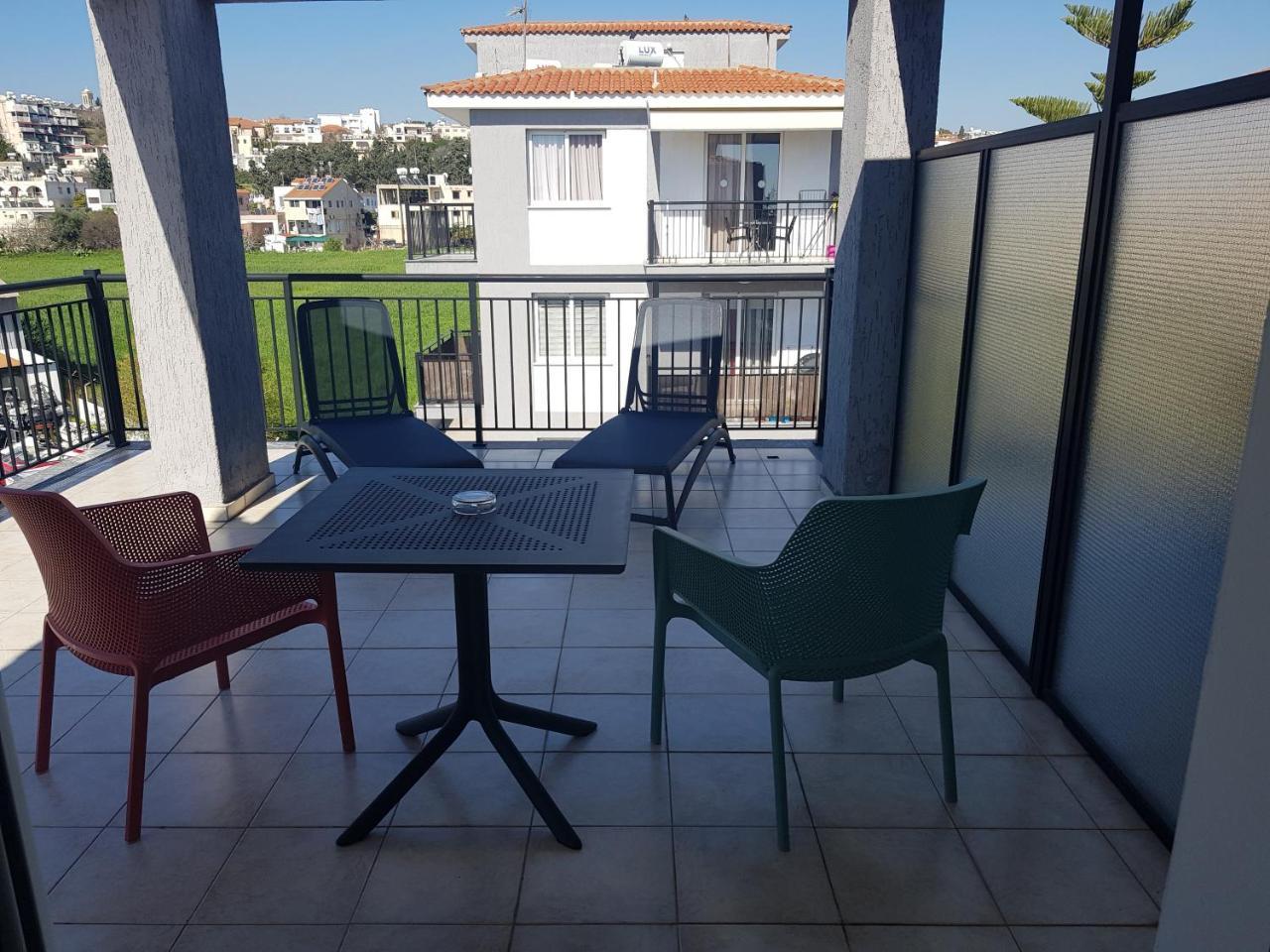 Valentinos Apartments 파포스 외부 사진