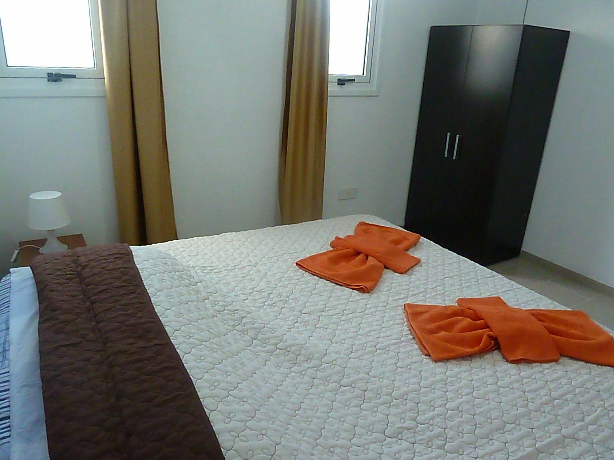 Valentinos Apartments 파포스 외부 사진